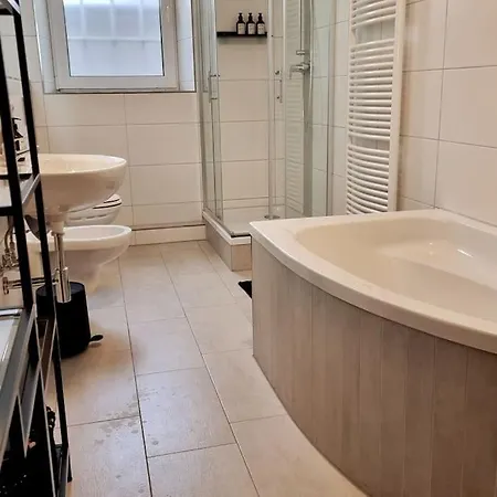 Lime Homes: Zentral Kueche Netflix Apartment *